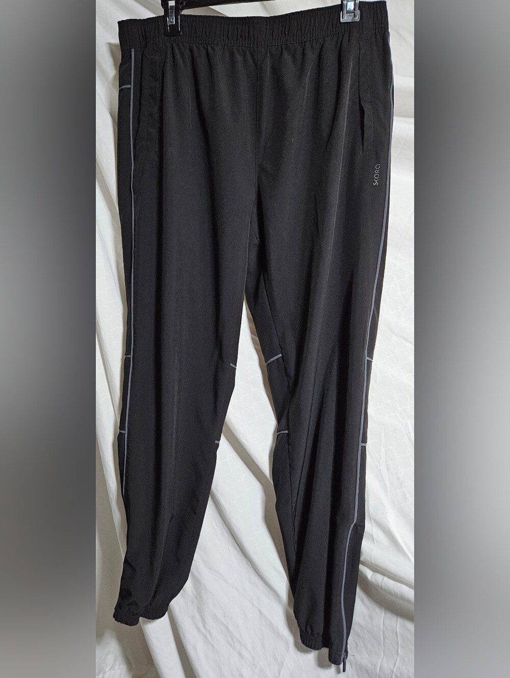 NWOT* Scora Men’s L 34"W × 29"L Black Jogging Pants. Zip Leg, Pockets (Rrs)